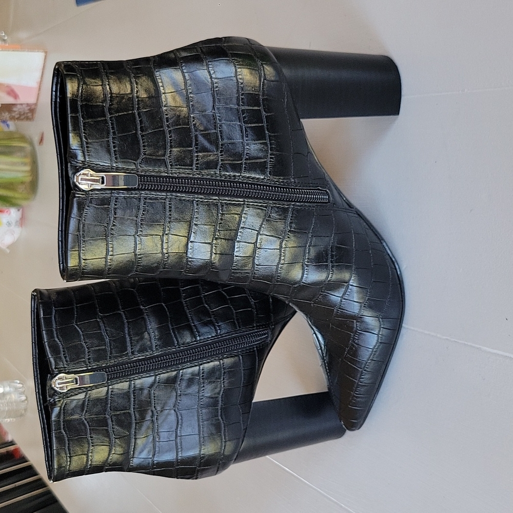Ankle boots Nine West size 7 animal print